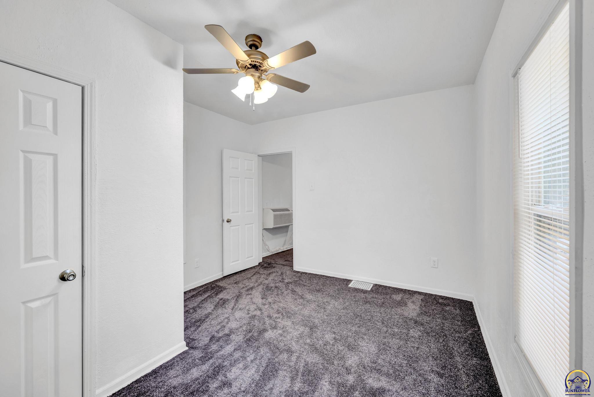 1017 Southwest 16th Street Topeka, KS 66604 - Photo 26 of 29