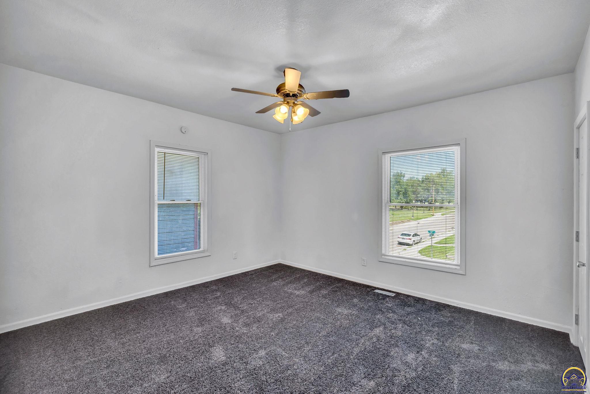 1017 Southwest 16th Street Topeka, KS 66604 - Photo 27 of 29