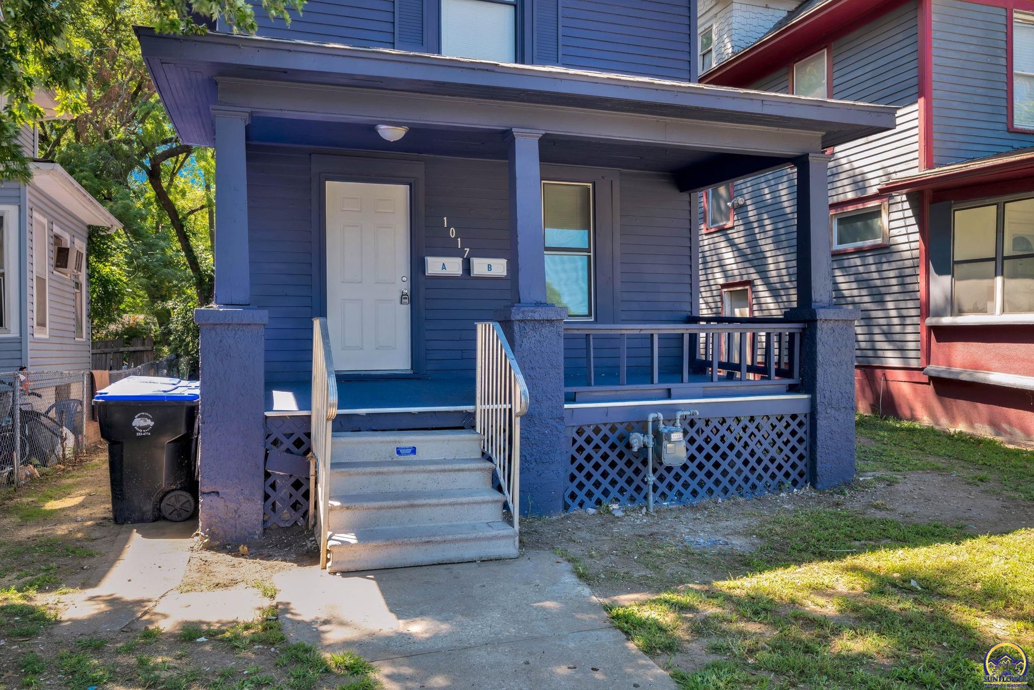 1017 Southwest 16th Street Topeka, KS 66604 - Photo 3 of 29