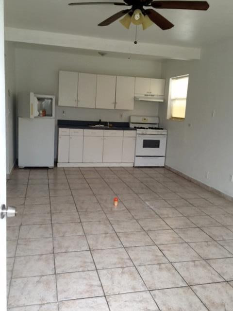 1845 Pembroke Road, Unit 212 Hollywood, FL 33020 - Photo 2 of 4 Living Room