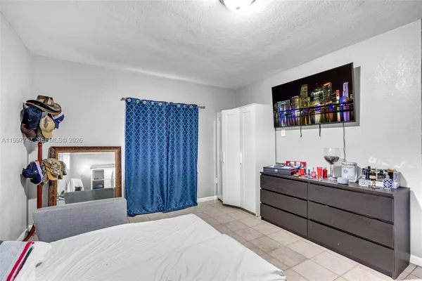 $4,000 | 17930 Northeast 6th Avenue, North Miami Beach, FL 33162