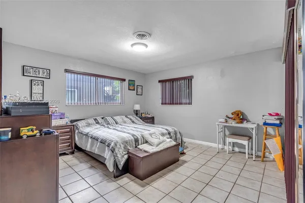 $4,000 | 17930 Northeast 6th Avenue, North Miami Beach, FL 33162