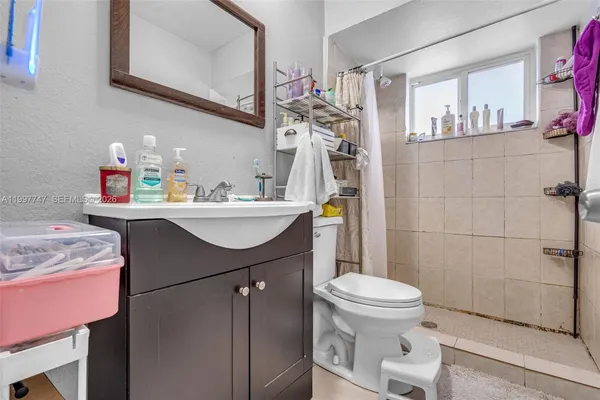$4,000 | 17930 Northeast 6th Avenue, North Miami Beach, FL 33162