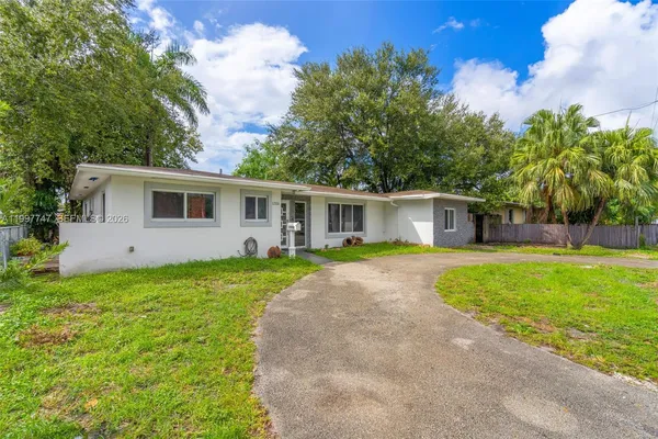 $4,000 | 17930 Northeast 6th Avenue, North Miami Beach, FL 33162