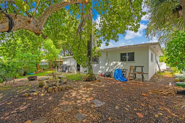 $4,000 | 17930 Northeast 6th Avenue, North Miami Beach, FL 33162