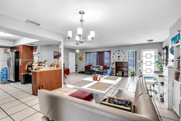 $4,000 | 17930 Northeast 6th Avenue, North Miami Beach, FL 33162