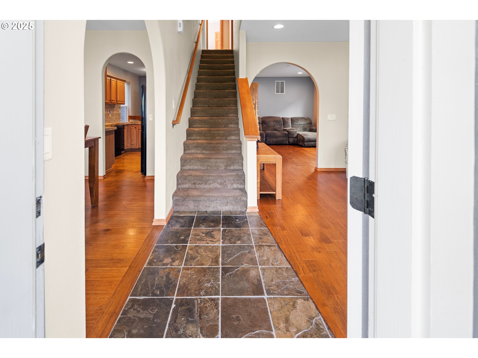 260 Round House Road Astoria, OR 97103 - Photo 4 of 37 a picture of door