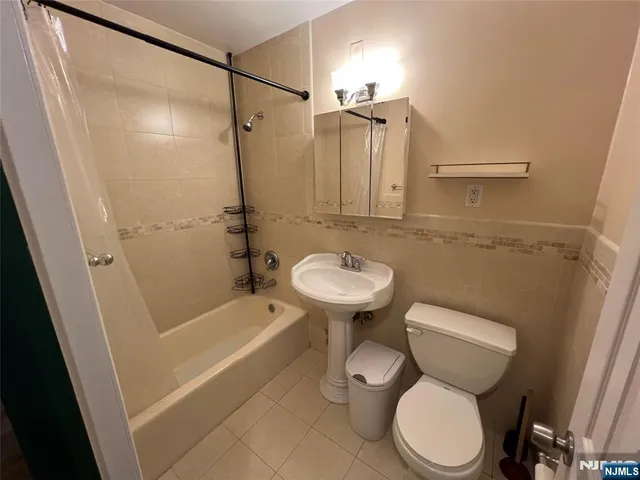 $285,000 | 100 Manhattan Avenue, Union City, NJ 07087