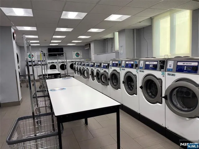 $285,000 | 100 Manhattan Avenue, Union City, NJ 07087