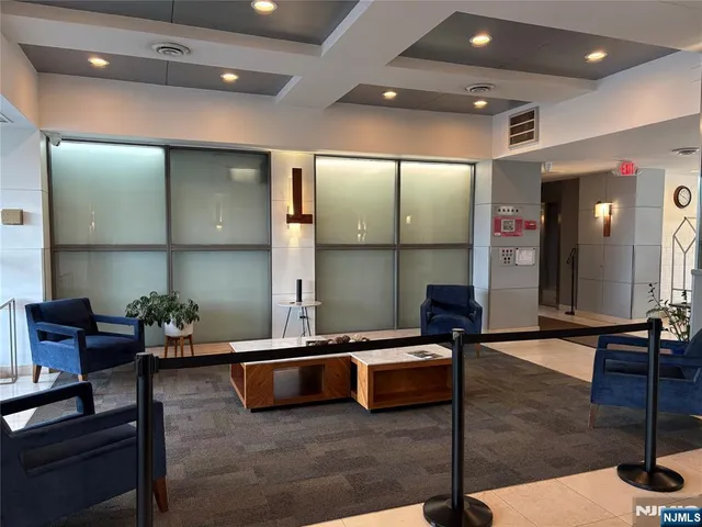 $285,000 | 100 Manhattan Avenue, Union City, NJ 07087