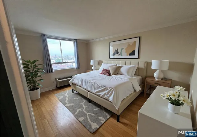 $285,000 | 100 Manhattan Avenue, Union City, NJ 07087