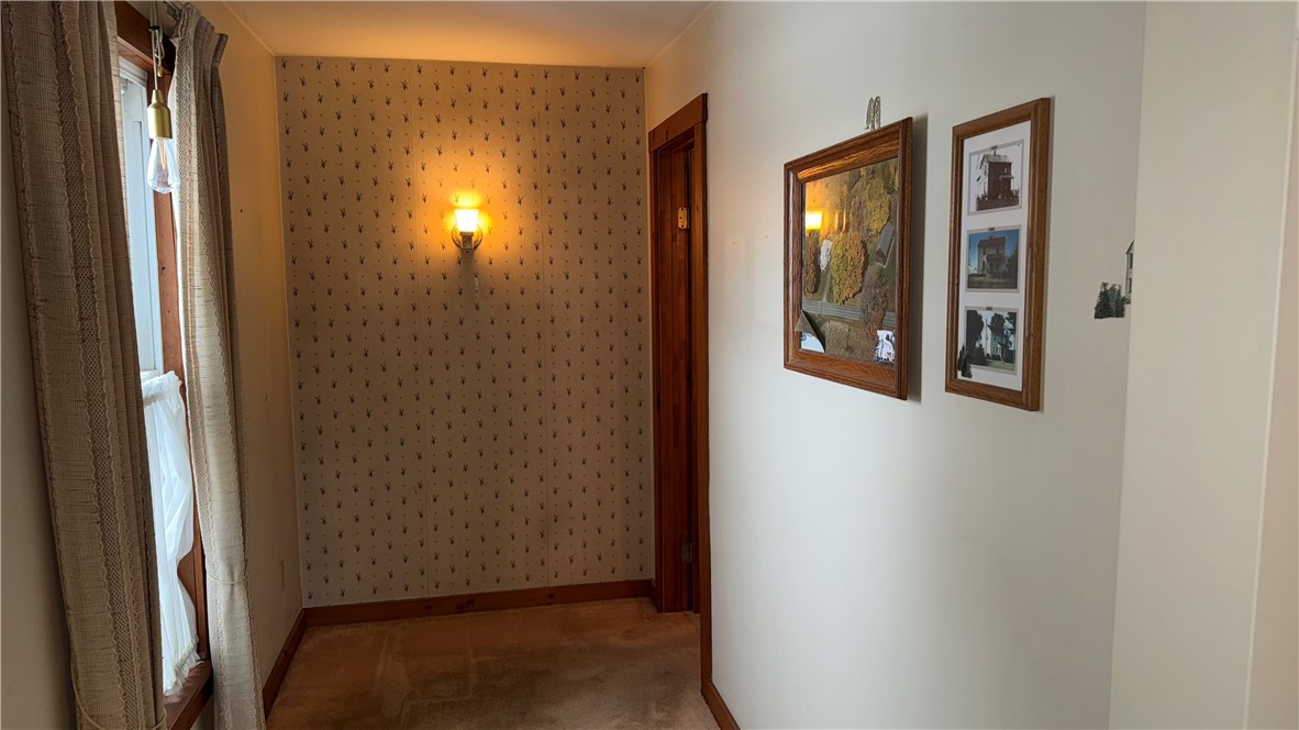 6242 Knowlesville Road Alabama, NY 14013 - Photo 15 of 36 Entry Foyer