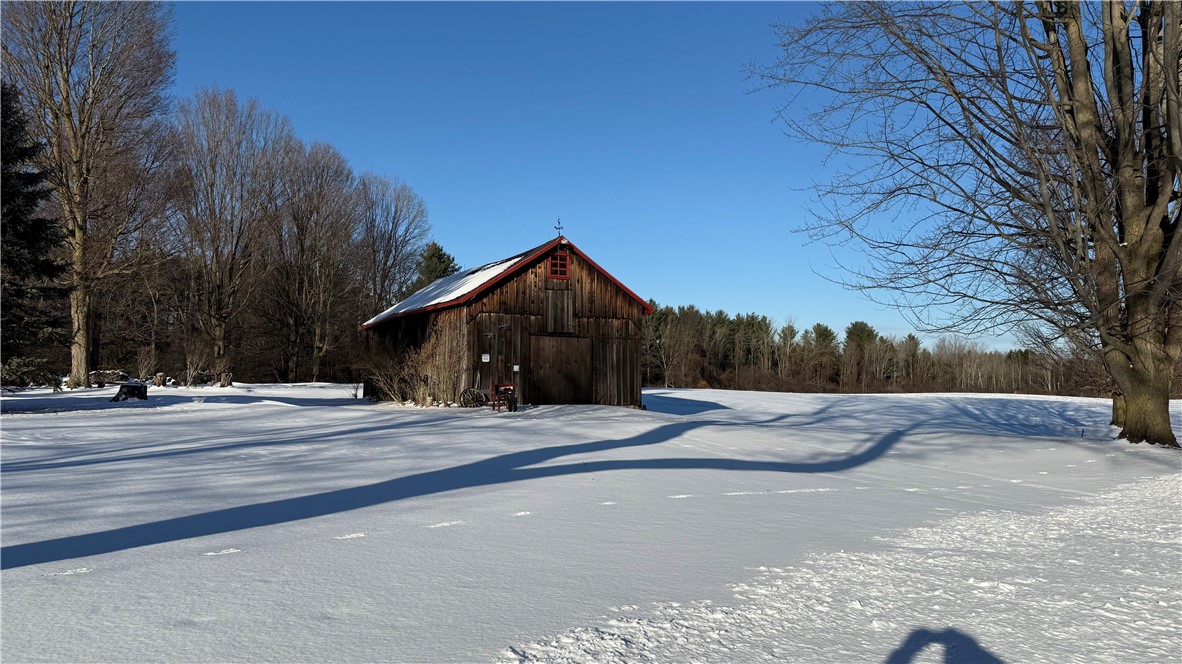 6242 Knowlesville Road Alabama, NY 14013 - Photo 2 of 36 Barn View