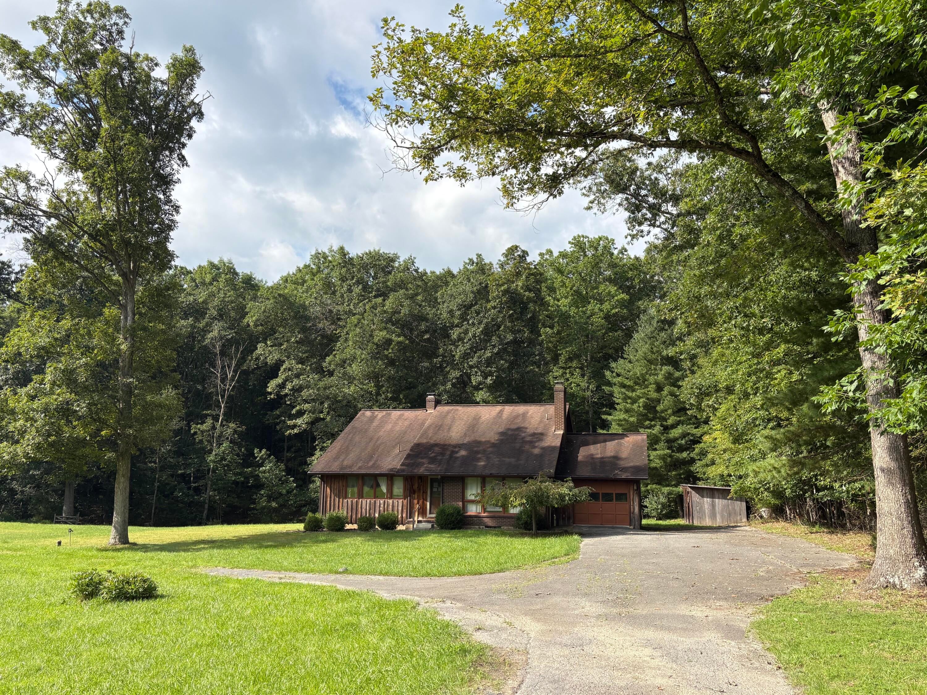 608 Anderson Road Lewisburg, WV 24901 - Photo 2 of 63 Gallery Image 2