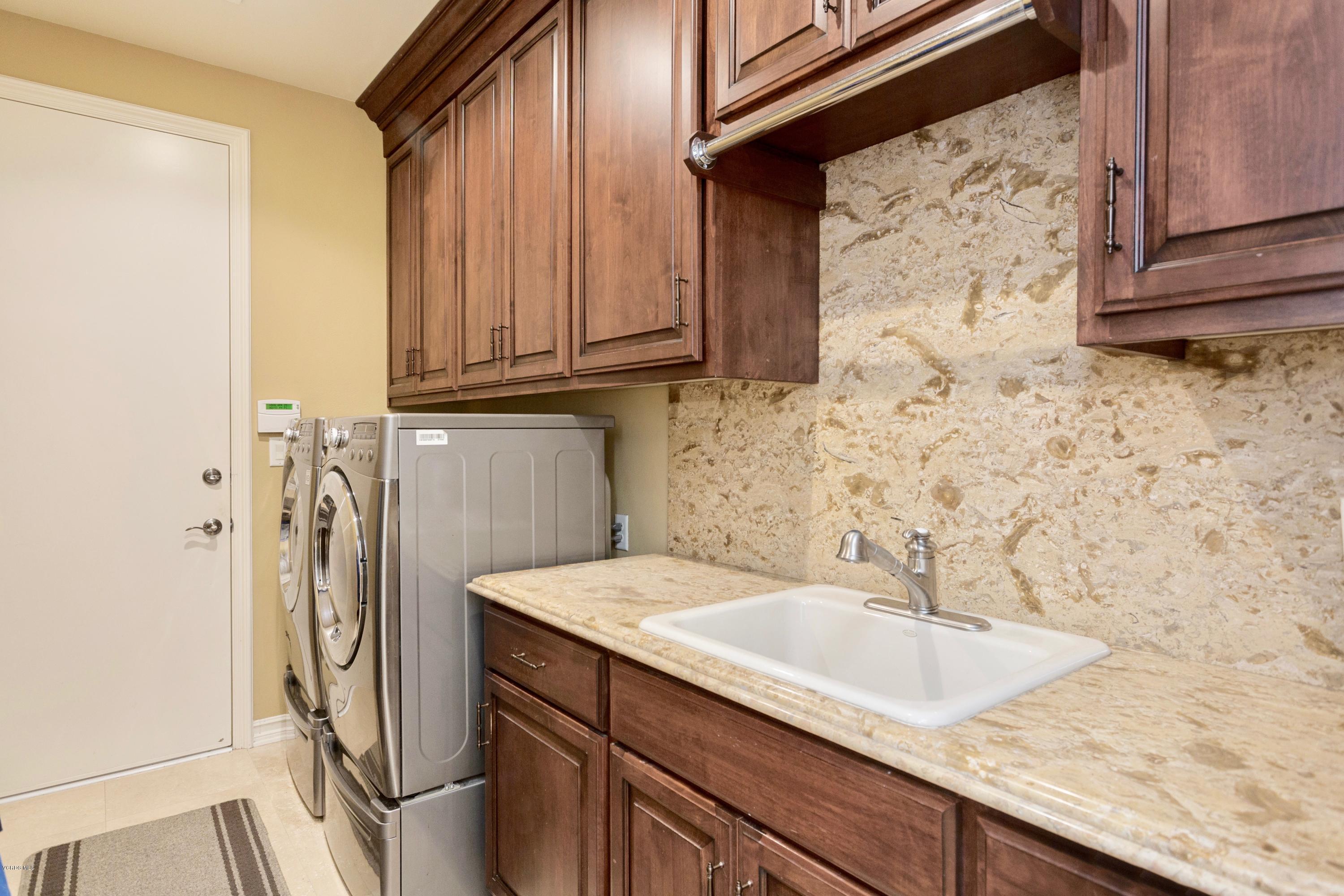 674 Longbranch Road Simi Valley, CA 93065 - Photo 30 of 45 Longbranch40