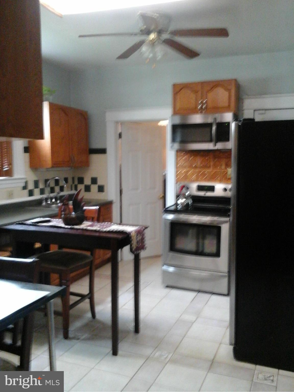 3814 Ridgecroft Road Baltimore, MD 21206 - Photo 2 of 14 Kitchen