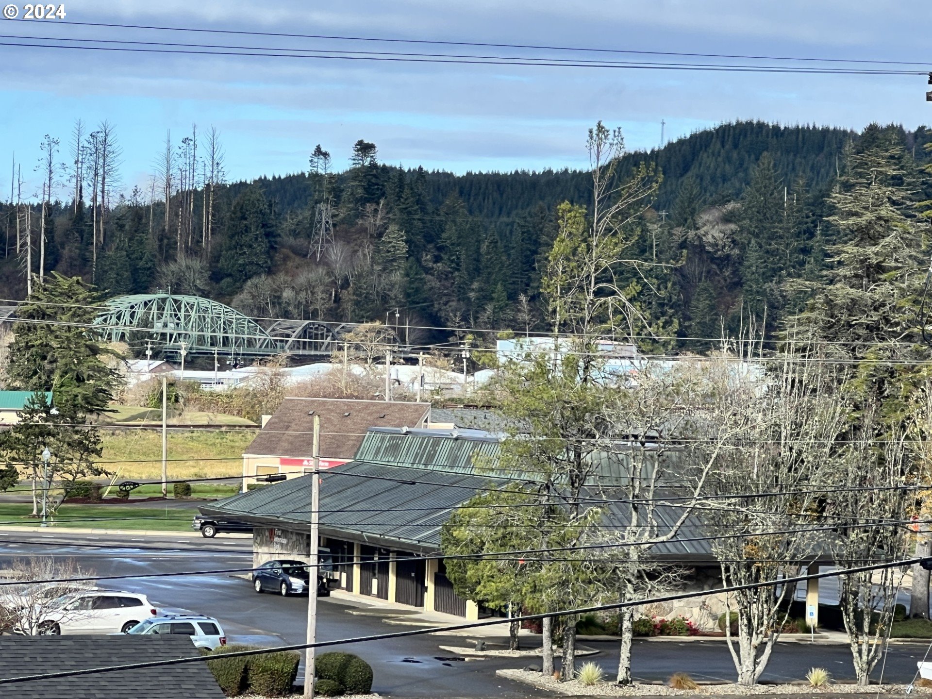 680-682 Elm Avenue Reedsport, OR 97467 - Photo 5 of 36 a view of a city