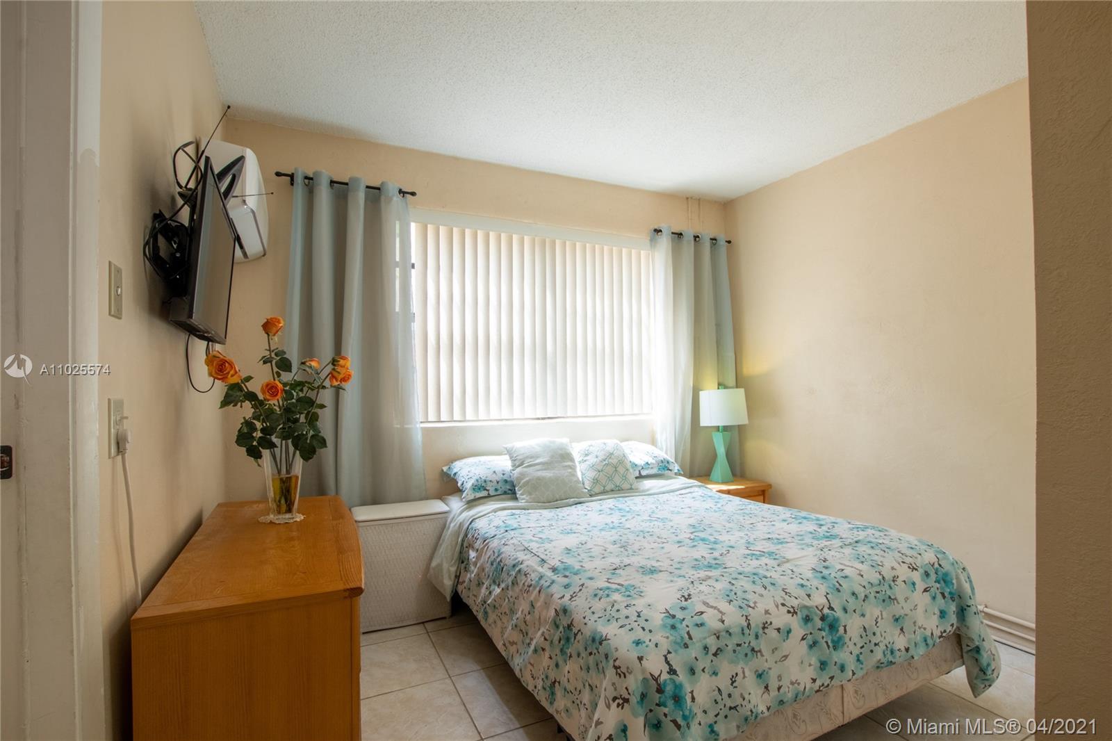 3411 Foxcroft Road Miramar, FL 33025 - Photo 13 of 32 Gallery Image 13