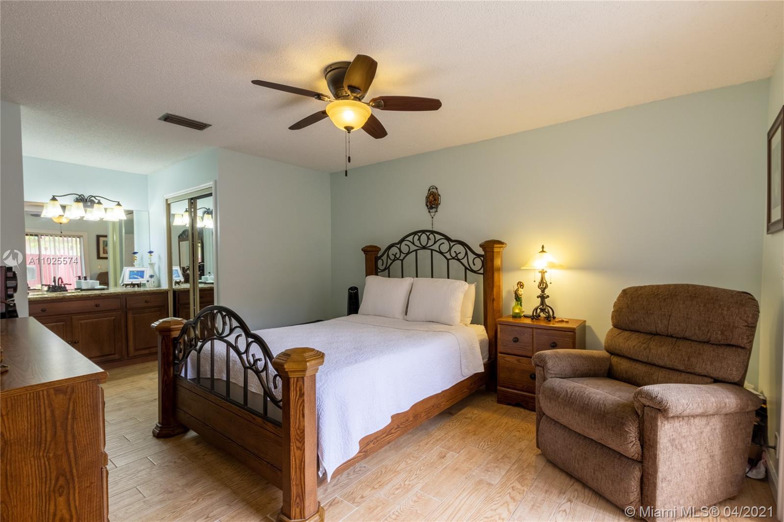 3411 Foxcroft Road Miramar, FL 33025 - Photo 15 of 32 Gallery Image 15