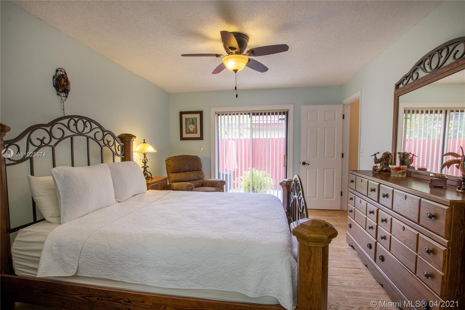 3411 Foxcroft Road Miramar, FL 33025 - Photo 16 of 32 Gallery Image 16