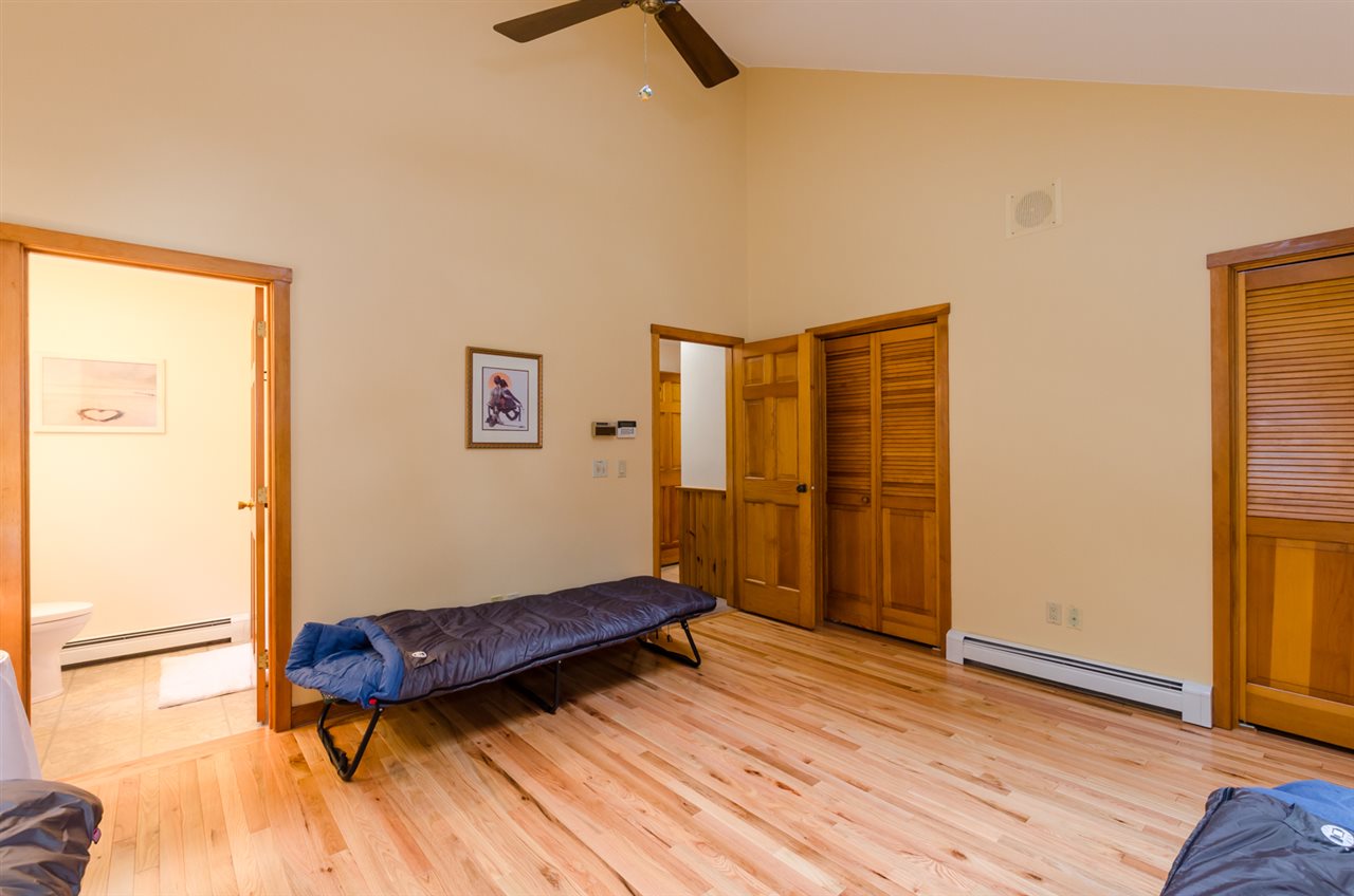 111 Litchfield Road Londonderry, NH 03053 - Photo 22 of 40