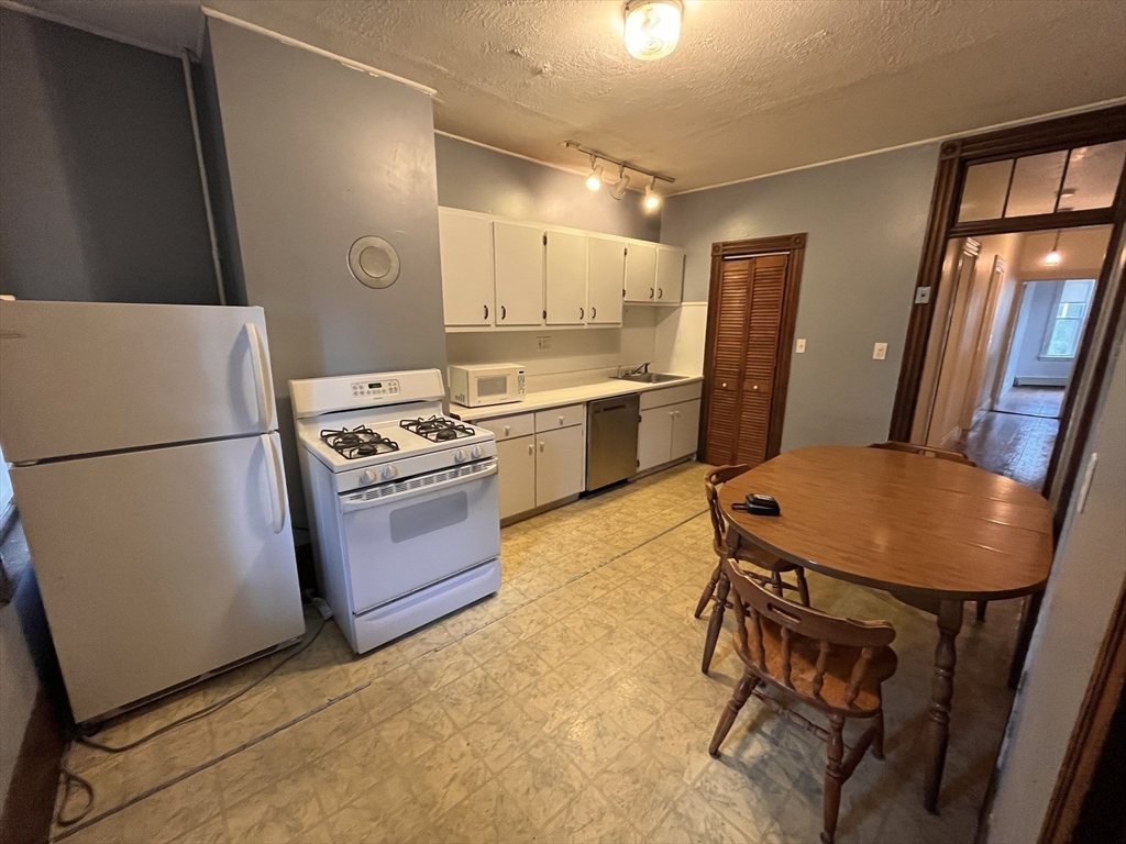 403 East 7th Street, Unit 1 Boston, MA 02127 - Photo 8 of 9