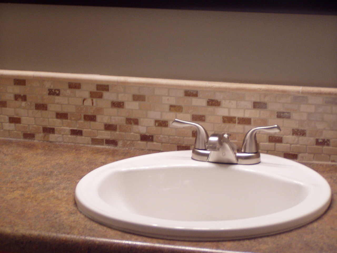 705 North Mill Road Salem, VA 24153 - Photo 20 of 35 Hall Bath w/New Tiled Backsplash