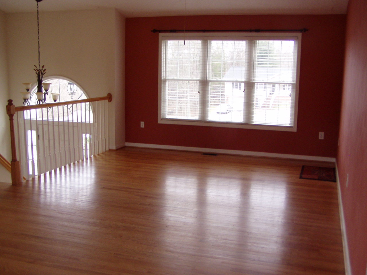 705 North Mill Road Salem, VA 24153 - Photo 3 of 35 Great Room w/Hardwood Floor