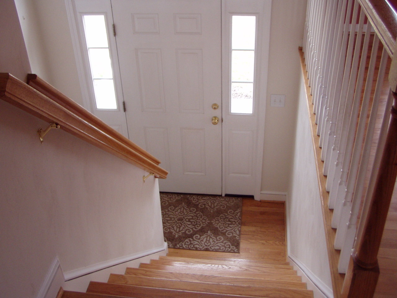 705 North Mill Road Salem, VA 24153 - Photo 22 of 35 Hardwood Steps leading to Foyer