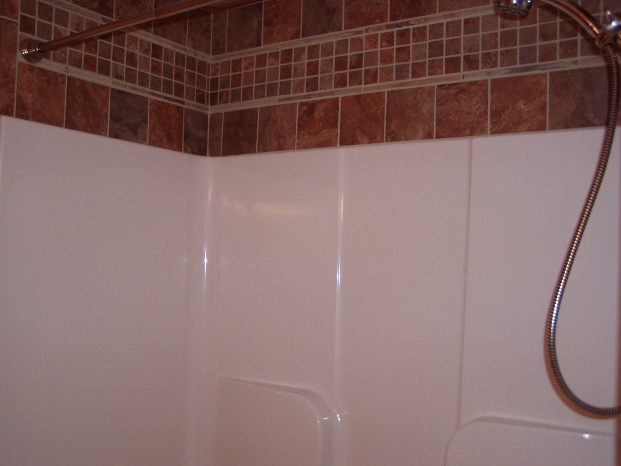 705 North Mill Road Salem, VA 24153 - Photo 25 of 35 Tile above Lower Level Bath Tub/Shower