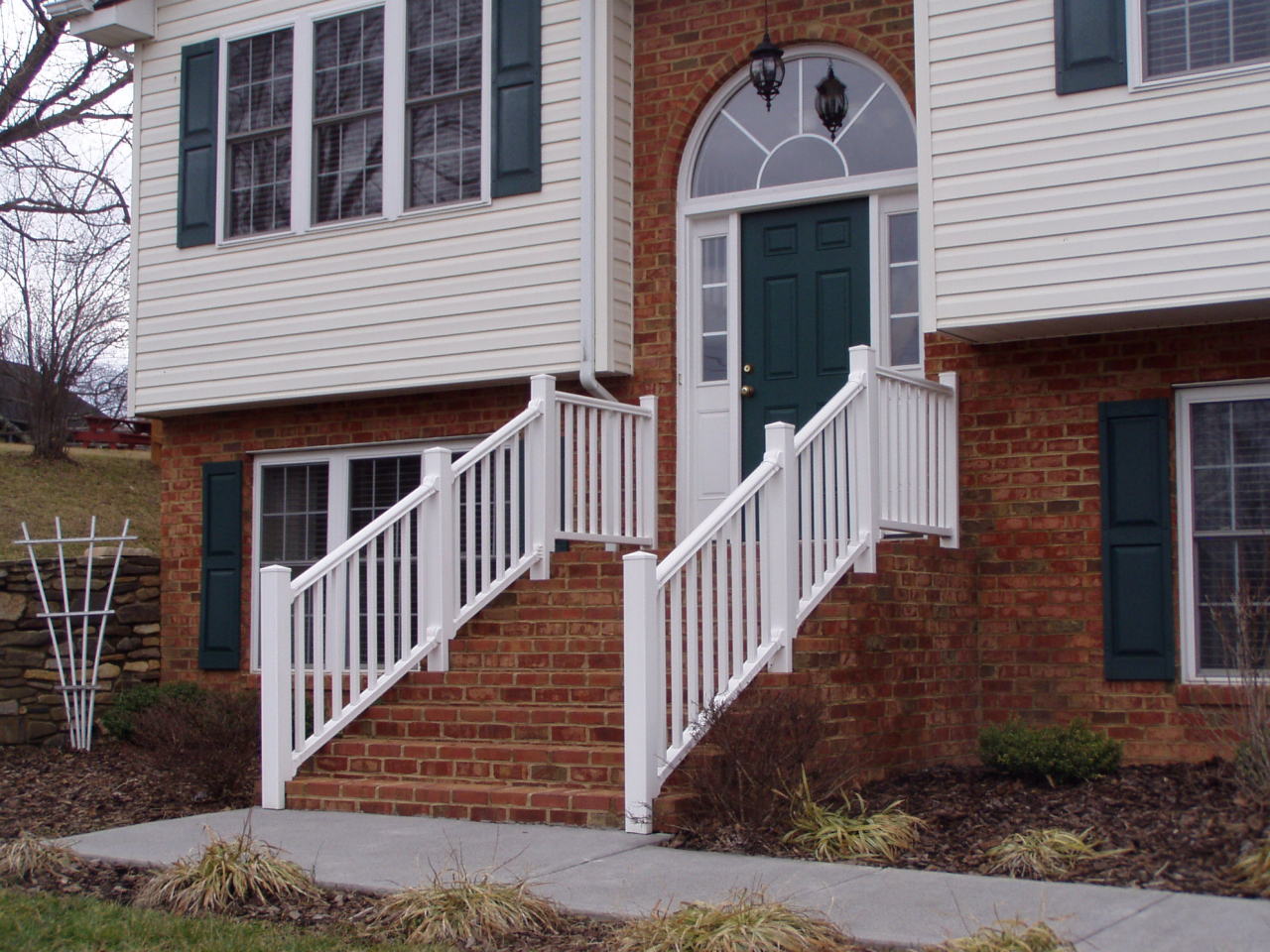 705 North Mill Road Salem, VA 24153 - Photo 35 of 35 Brick steps w/ Vinyl Railing