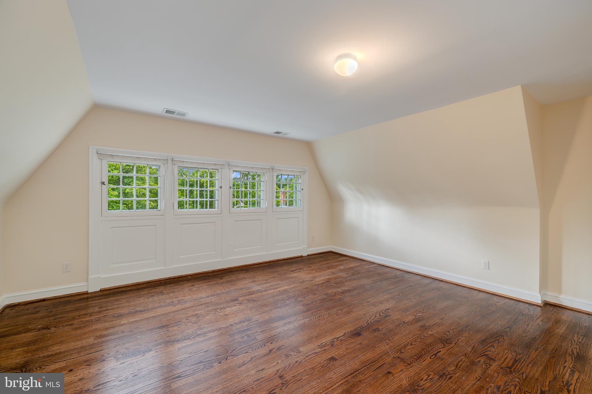2941 Newark Street Northwest Washington, DC 20008 - Photo 31 of 35
