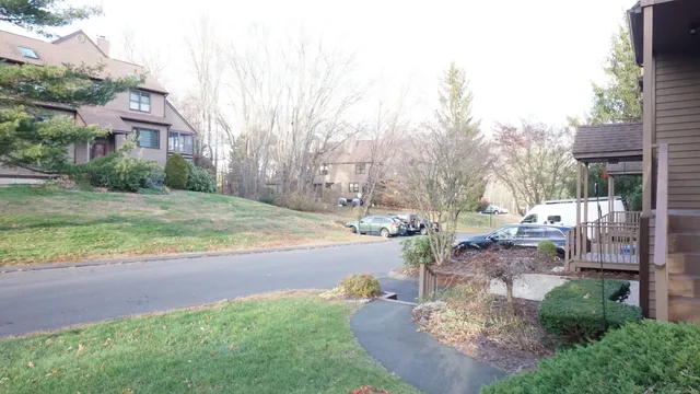 $3,300 | 24 Overlook Drive, Unit 24, Monroe, CT 06468