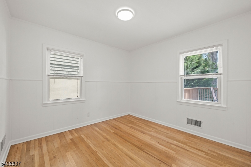 166 Beverly Hill Road Clifton, NJ 07012 - Photo 9 of 21