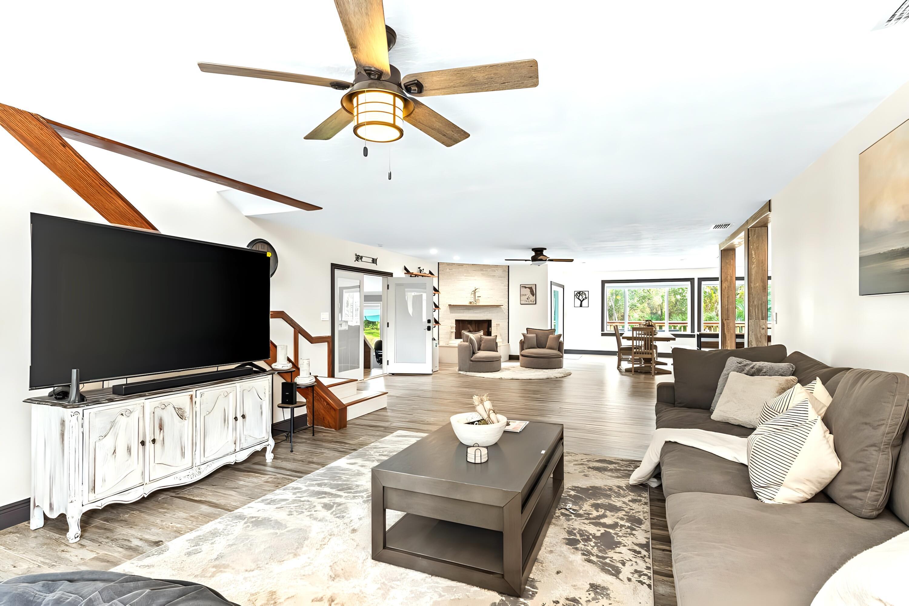 12151 Old Indiantown Road Jupiter, FL 33478 - Photo 29 of 85 Living looking to dining