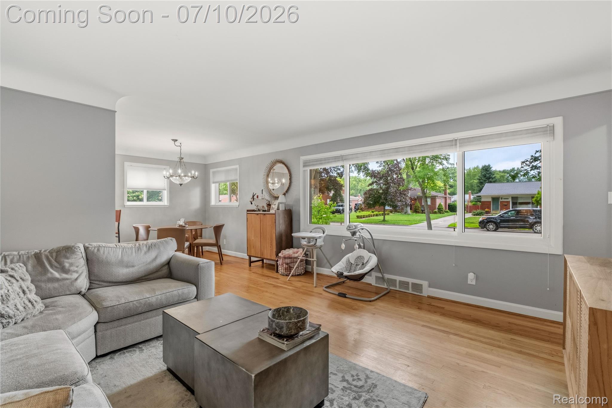 16951 Elizabeth Street Franklin, MI 48025 - Photo 4 of 30 16591 Elizabeth0009.jpg
