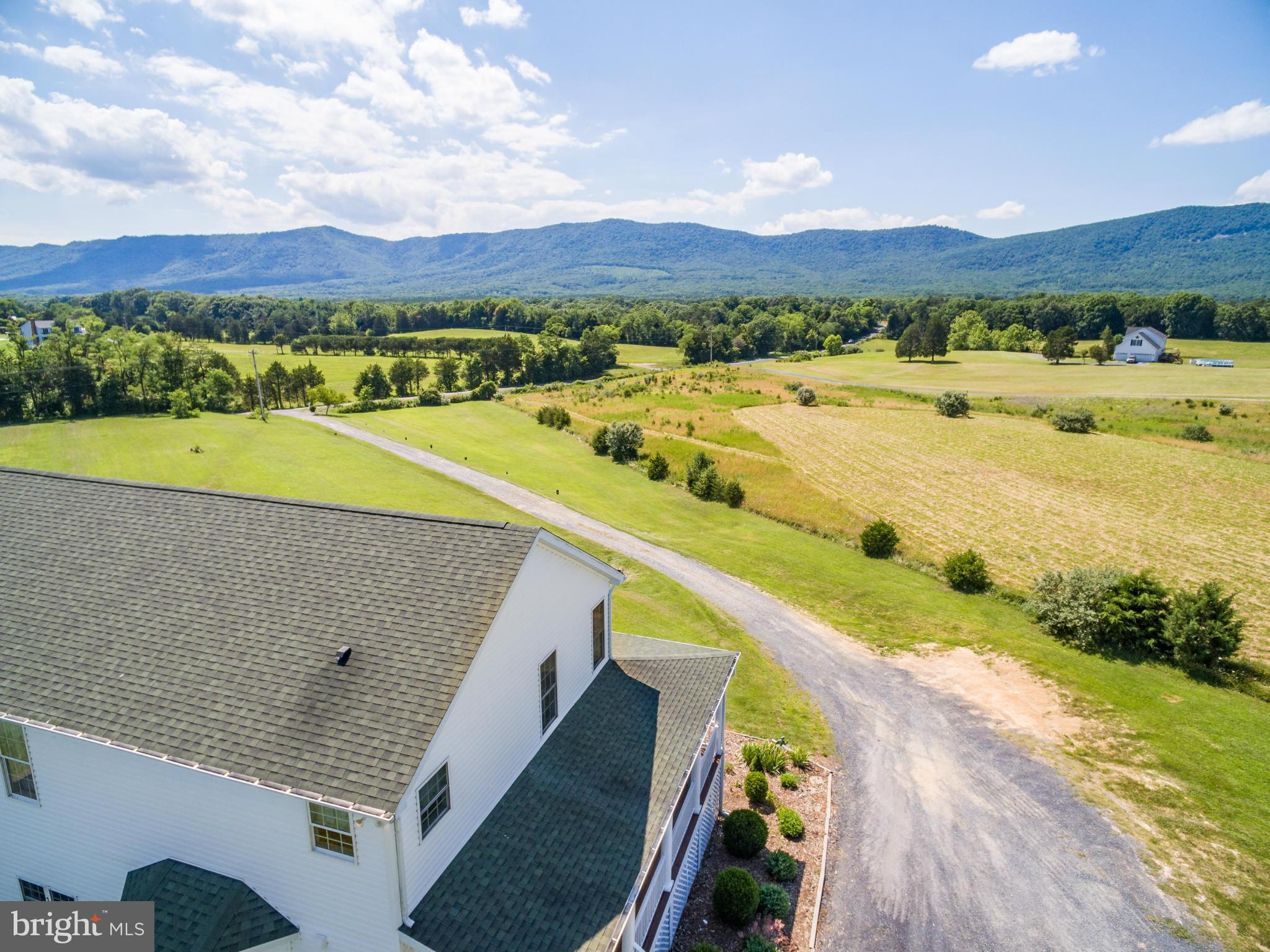 142 Mountain Road Front Royal, VA 22630 - Photo 2 of 24 Exterior (General)