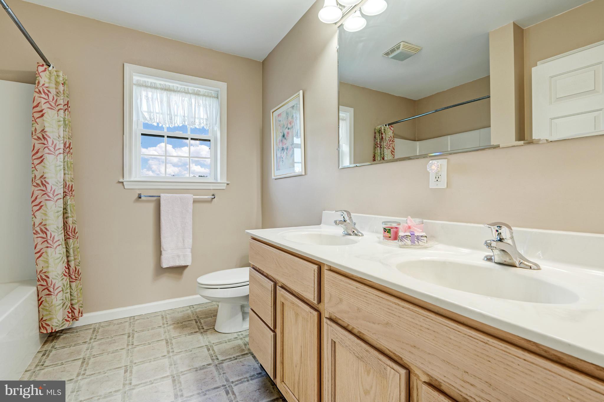 142 Mountain Road Front Royal, VA 22630 - Photo 19 of 24 Bath
