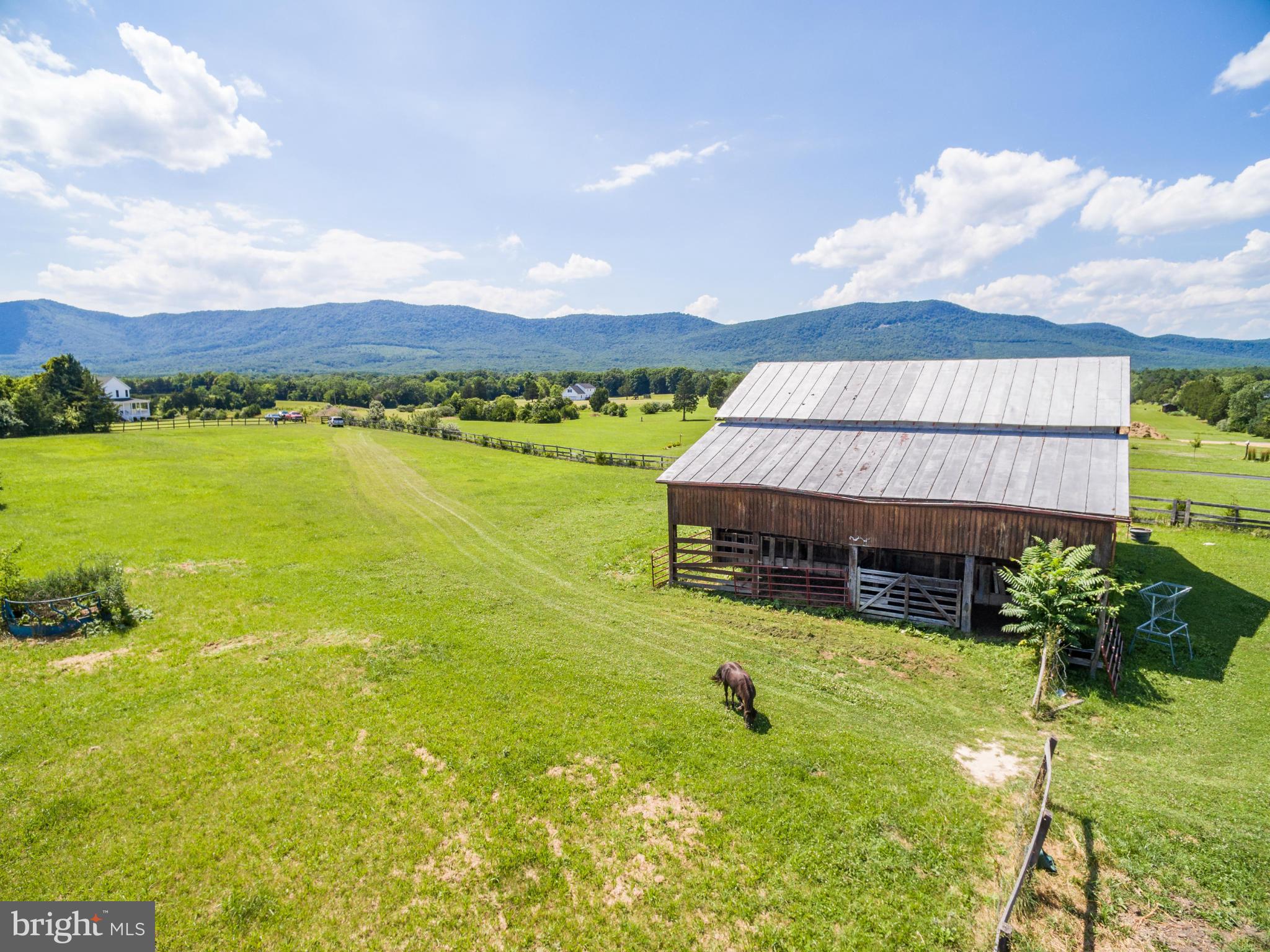142 Mountain Road Front Royal, VA 22630 - Photo 5 of 24 Exterior (Rear)