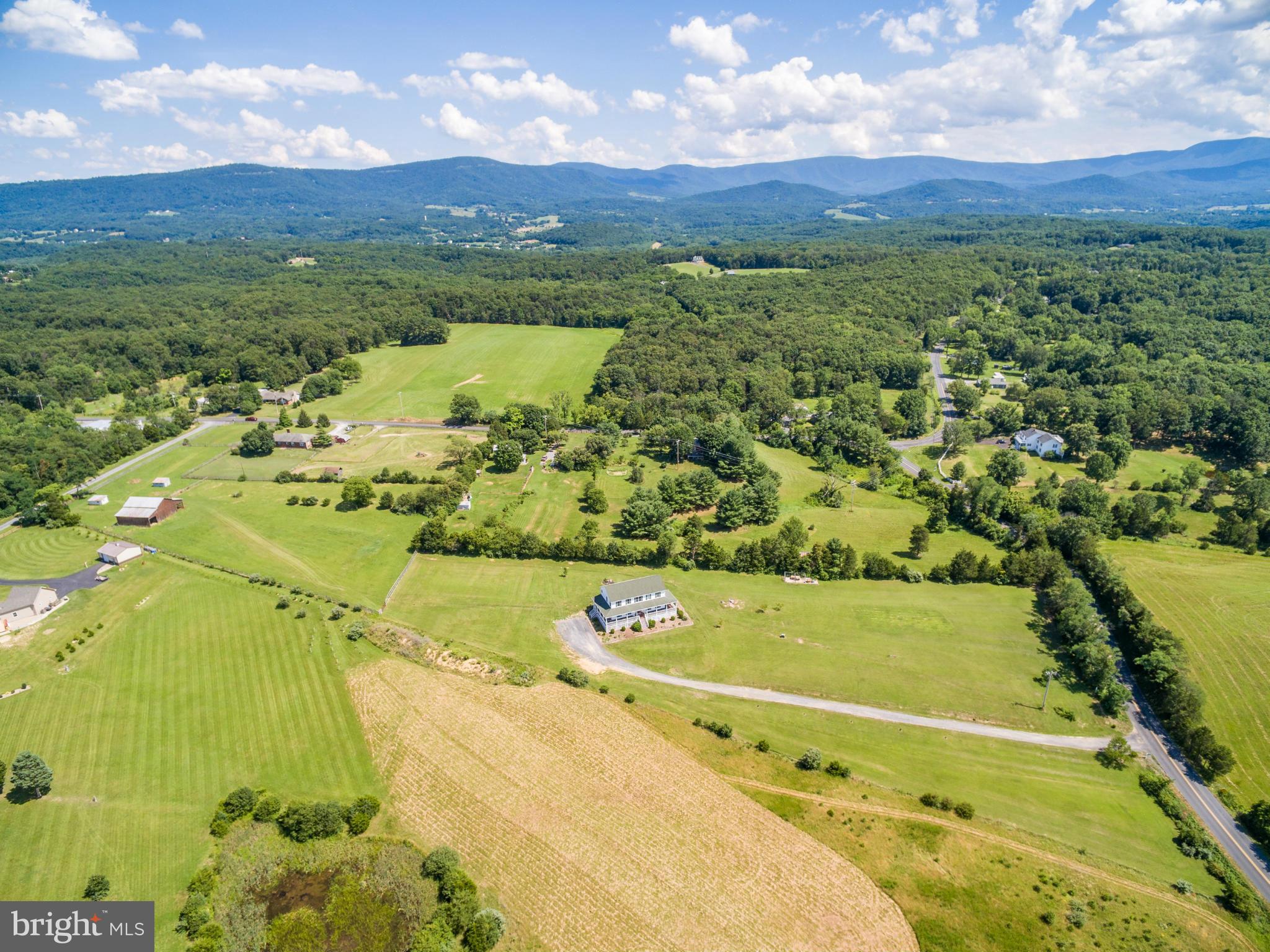 142 Mountain Road Front Royal, VA 22630 - Photo 7 of 24 Exterior (General)