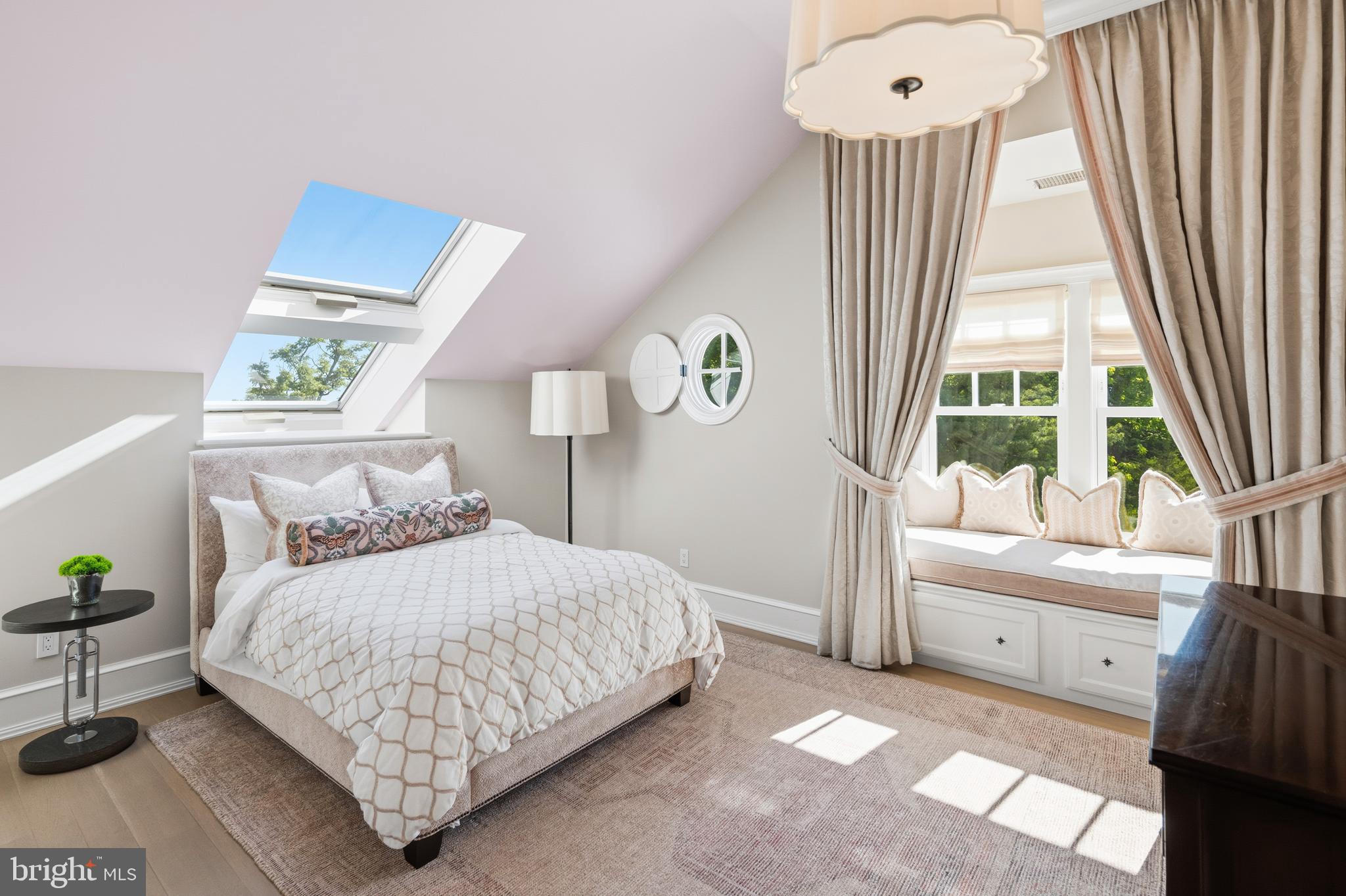 2045 Maidstone Farm Road Annapolis, MD 21409 - Photo 29 of 50 Bedroom with ensuite bath and window seat