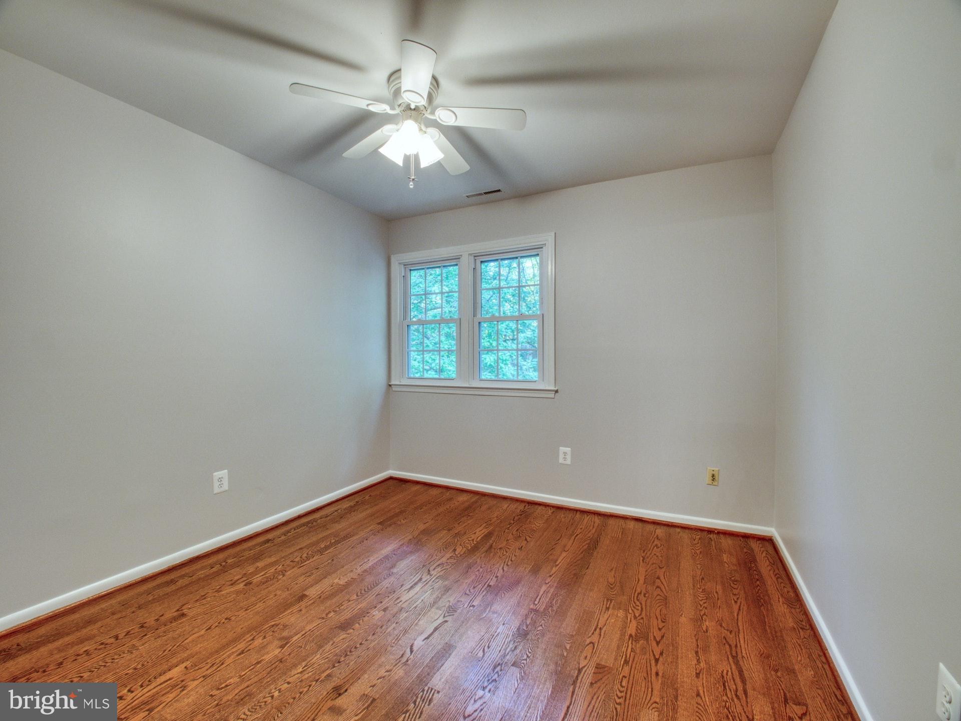 9705 Rhapsody Drive Vienna, VA 22181 - Photo 20 of 28 UPPER BEDROOM #5
