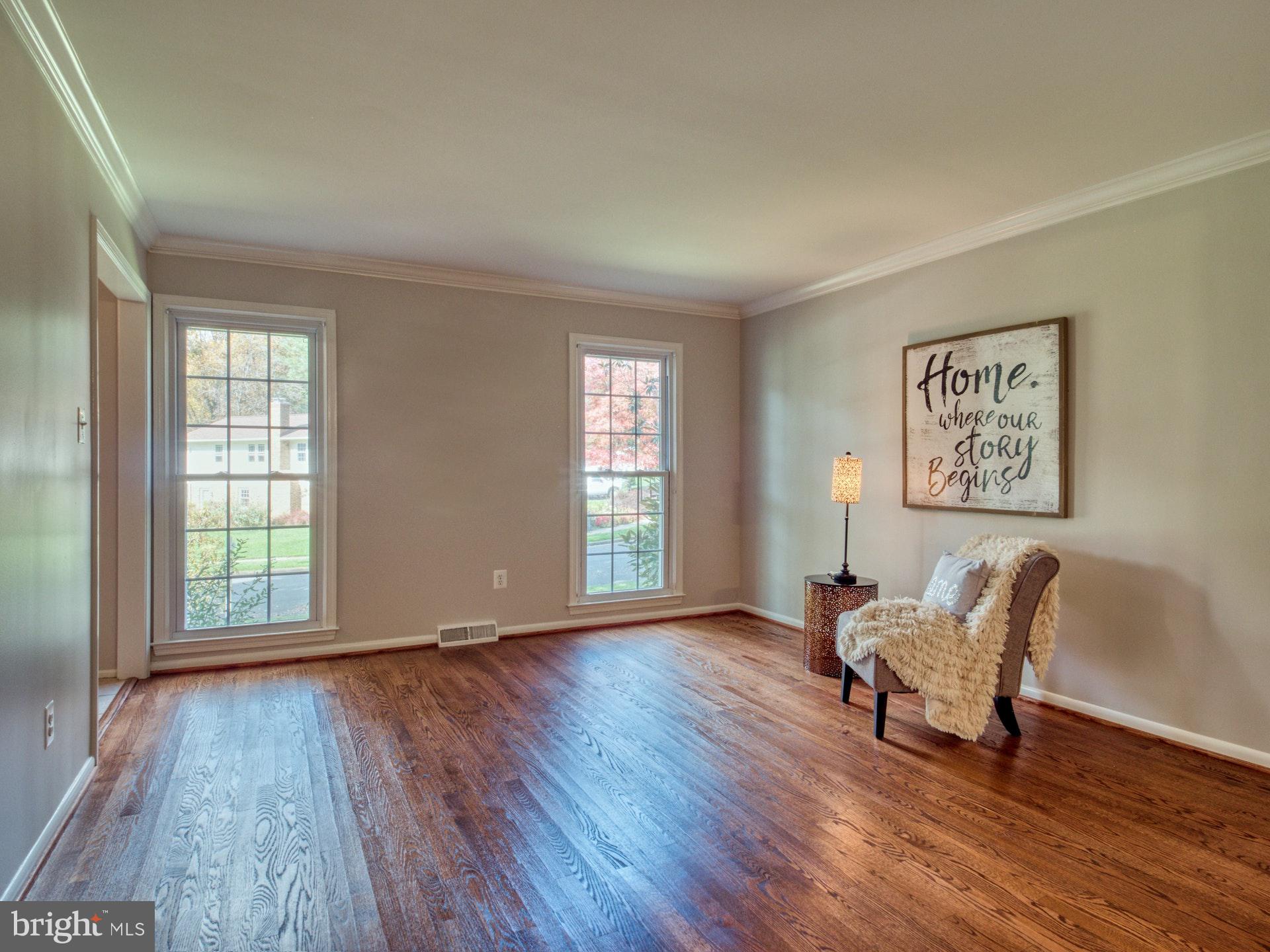 9705 Rhapsody Drive Vienna, VA 22181 - Photo 9 of 28 GORGEOUS HARDWOODS