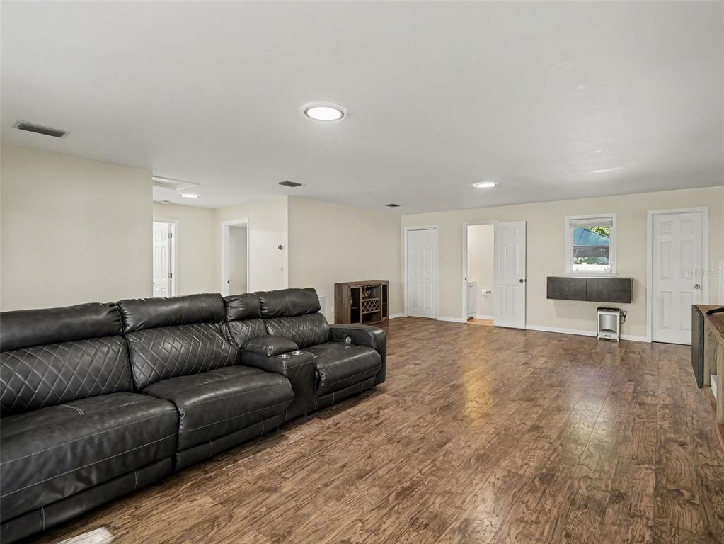704 South Lockwood Ridge Road Sarasota, FL 34237 - Photo 12 of 55 Gallery Image 12