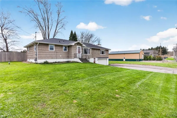 $399,000 | 371 Beach Road, Geddes, NY 13209