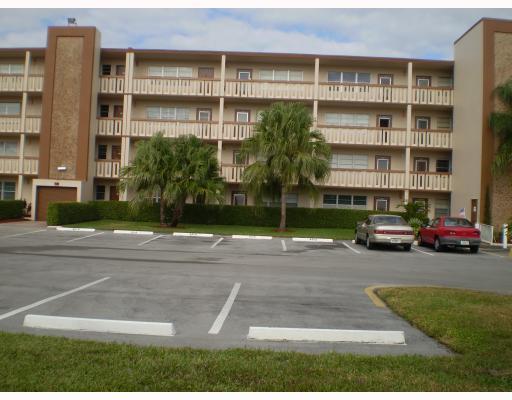 2010 Newcastle A, Unit 2010 Boca Raton, FL 33434 - Photo 1 of 8 Primary Photo