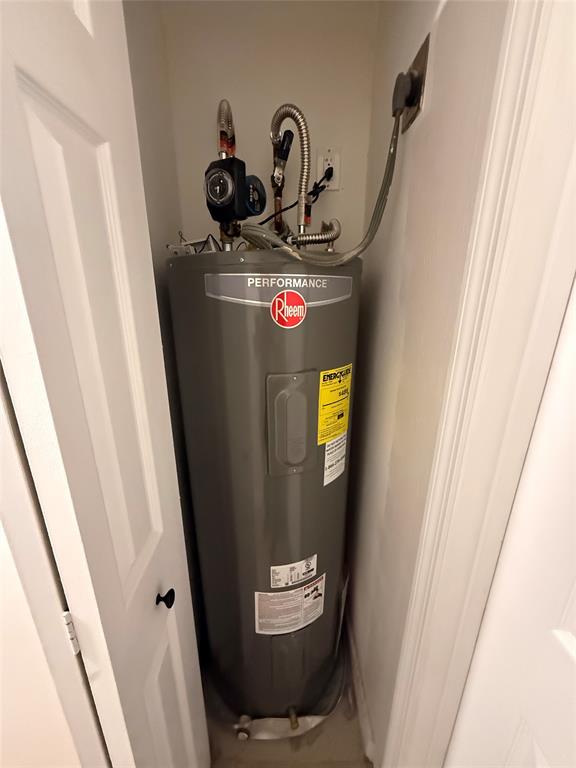 126 Laurel Road Hollywood, FL 33021 - Photo 15 of 16 a view of washer and dryer