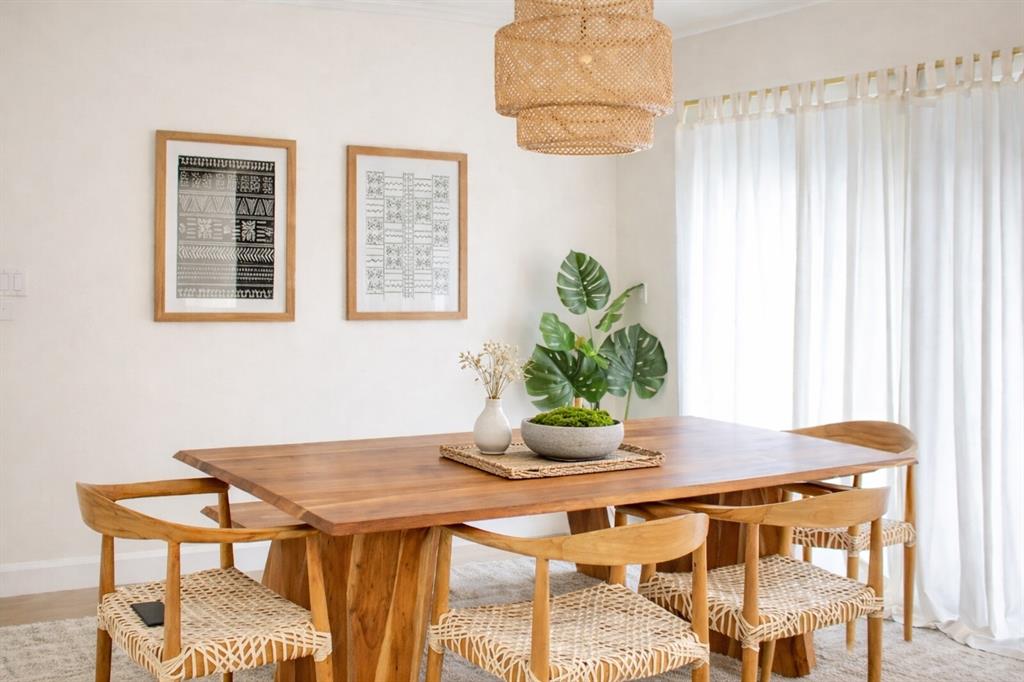 126 Laurel Road Hollywood, FL 33021 - Photo 3 of 16 a dining room with table and chairs