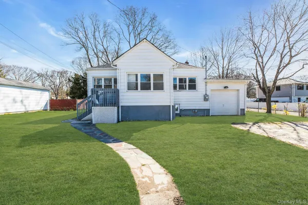 $520,000 | 37 St Nicholas Avenue, Lake Grove, NY 11755
