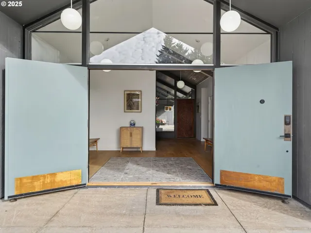 a view of an entryway